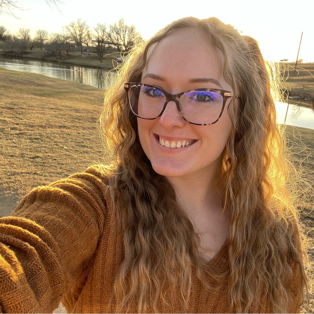 Like this to be notified with I go live! 🧡